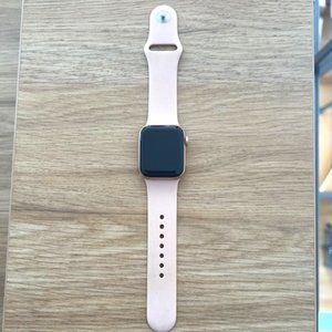 NWOT Apple Watch Series 6 40 mm w/ S/M pink strap & charger cord GPS & Cellular